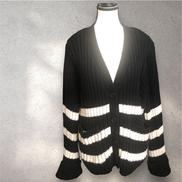 ▪️Zara v neck striped cardigan▪️ - Picture 2 of 9